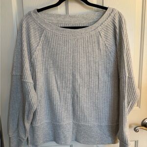 American Eagle Outfitters Light Gray Crew Neck Waffle Knit Top